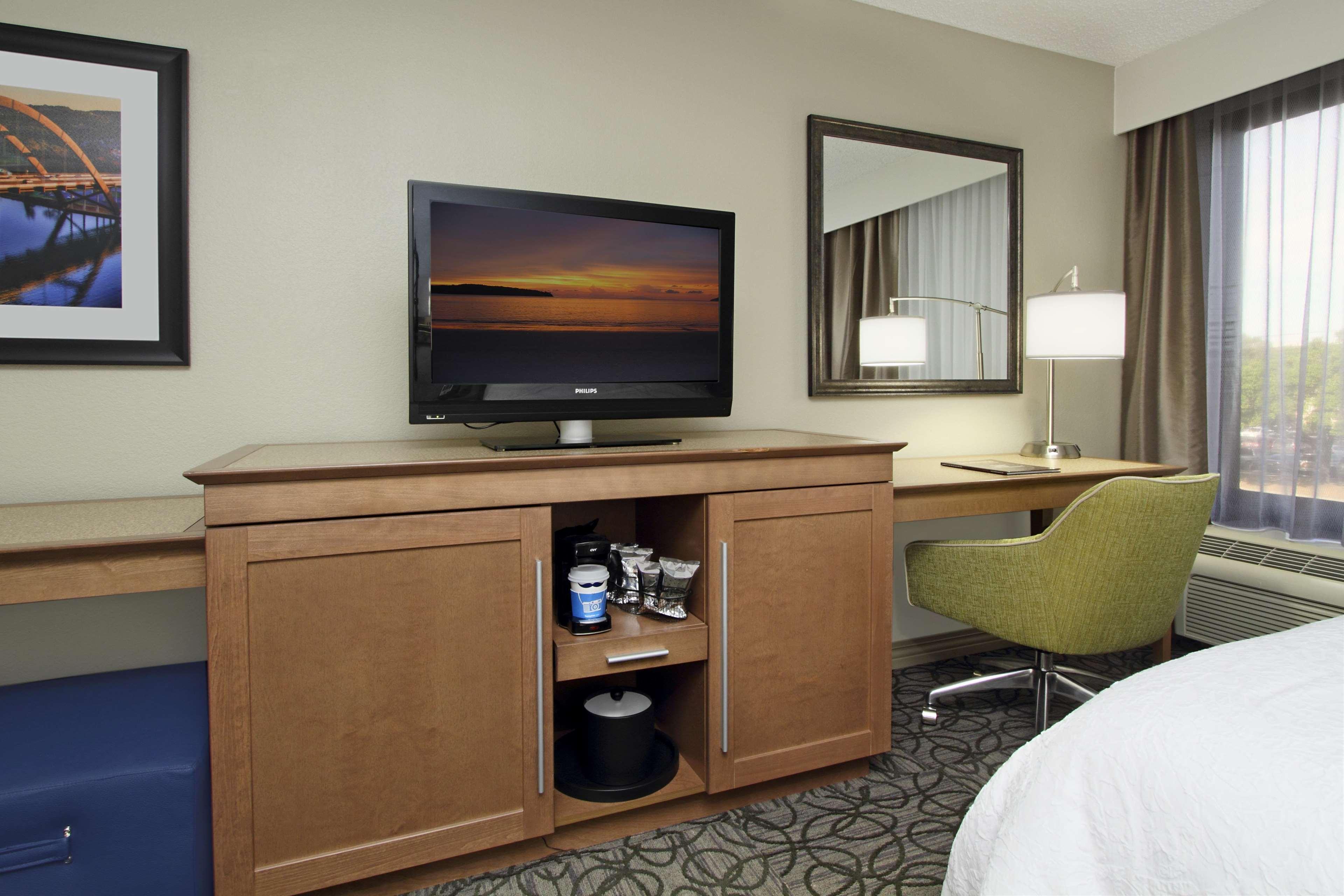 Hampton By Hilton Austin South - I-35 & Ben White Otel Dış mekan fotoğraf