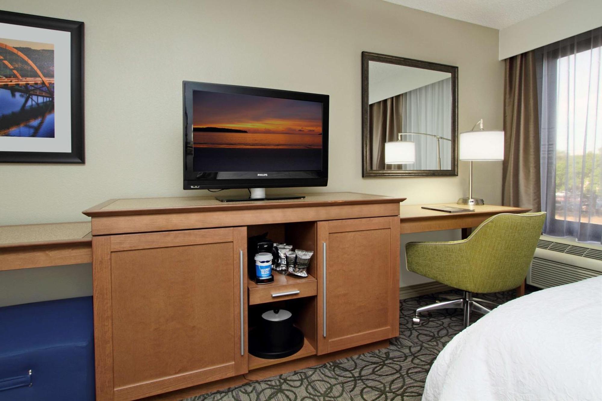 Hampton By Hilton Austin South - I-35 & Ben White Otel Dış mekan fotoğraf